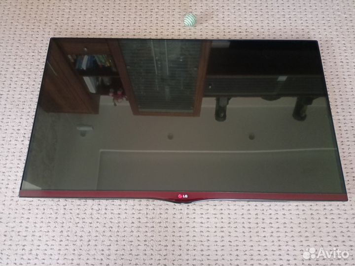 Продам телевизор LG 42LA662V