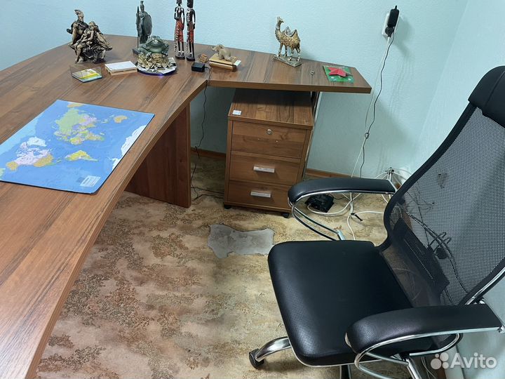 Стол для переговоров бу