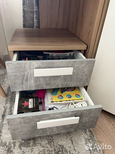 Тумба передвижная с выдвижными ящиками