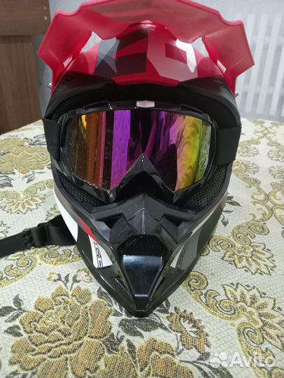 Кроссовый шлем