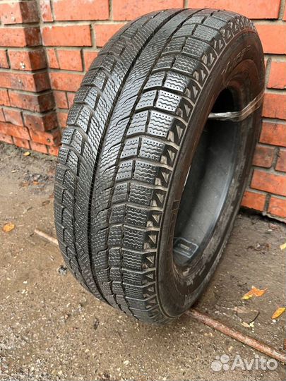 Michelin X-Ice XI2 215/60 R16