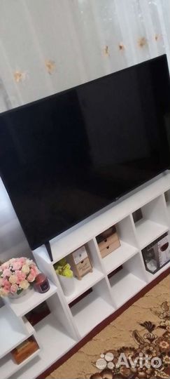 Плазма большая, фирма LG