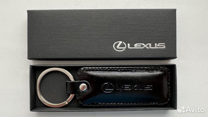 Брелок для ключей Lexus