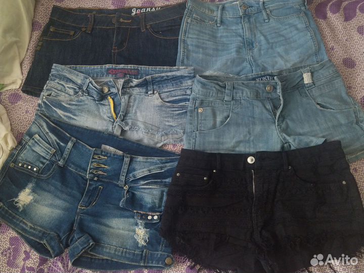 Женские джинсовые шорты и юбки