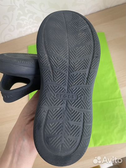 Сандалии crocs