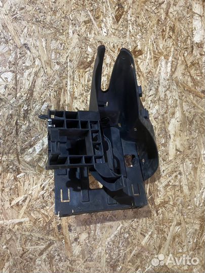 Кронштейн блока BCM Skoda Octavia A7 13-21