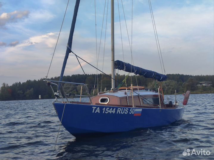 Парусная яхта