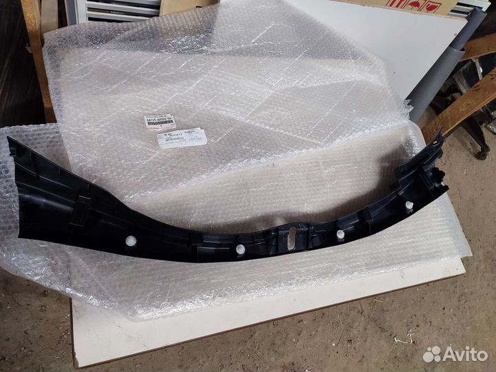 Накладка обшивка замка багажника Toyota RAV4