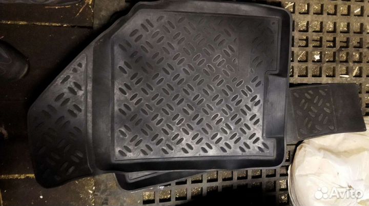 Резиновые коврики lacetti gentra