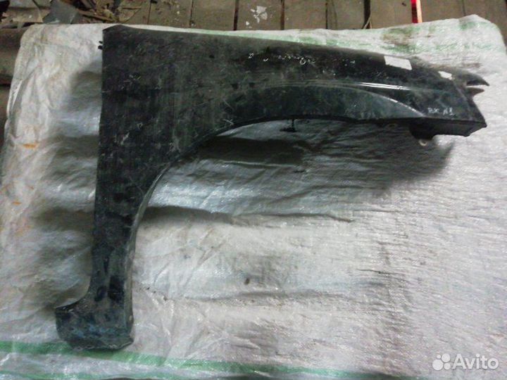 Крыло переднее правое Mazda Demio