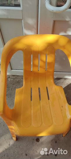 Стул пластиковый