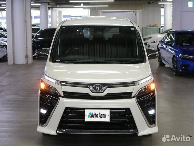 Toyota Voxy 2.0 CVT, 2020, 28 000 км