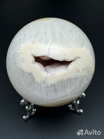 Агат с кварцевой жеодой сфера шар