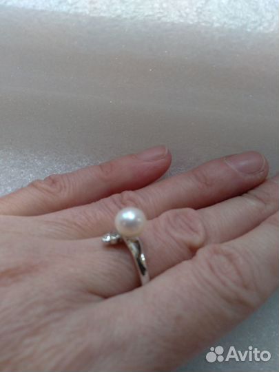 Кольцо с крупным жемчугом