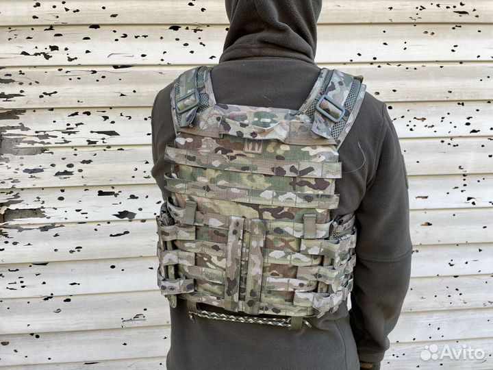 Плитник с эластичными подсумками