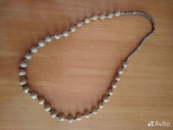 Бусы из натурального дерева