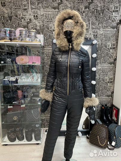 Зимний комбинезон с варежками