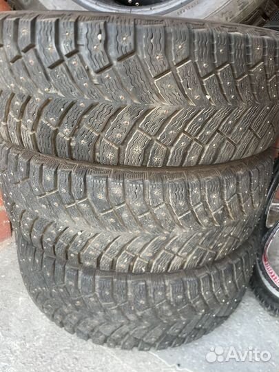 Michelin X-Ice North 4 205/60 R15