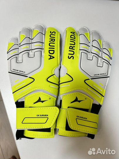 Вратарские перчатки новые
