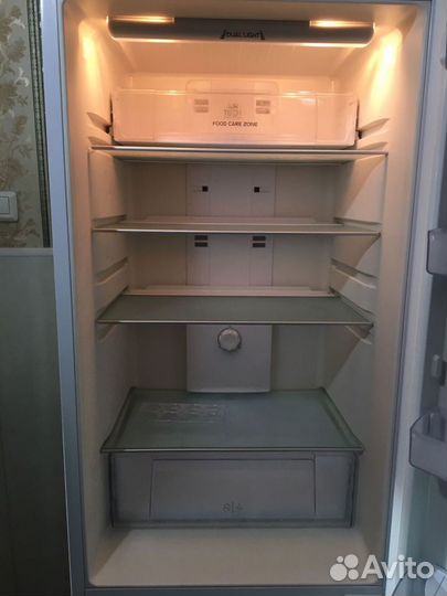 Холодильник Hotpoint-Ariston HF 5180 W