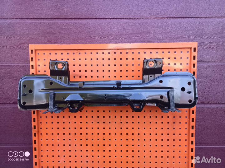 Балка передняя Suzuki Vitara 99 - 04