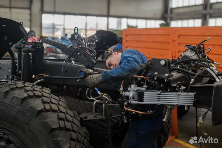 Слесарь по ремонту автомобилей (моторист)