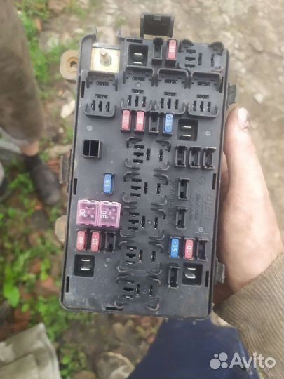 Блок предохранителей Шевроле Авео т250