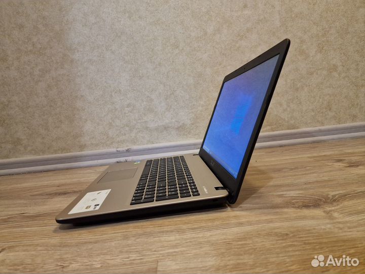 Ноутбук Asus 4 ядра 2гб видюха