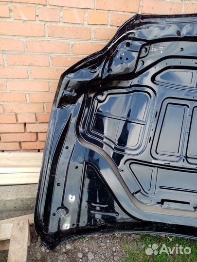 Капот на бмв 7 G11 2017г