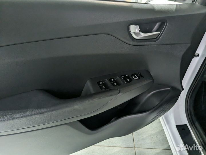 Hyundai Solaris 1.6 AT, 2021, 8 300 км