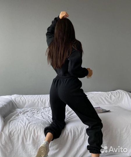 Спортивный костюм женский