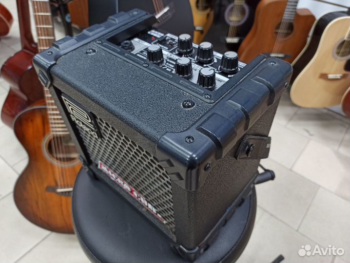 Комбоусилитель Roland Micro Cube