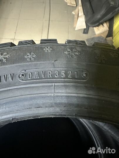 Dunlop SP Winter Ice 03 235/45 R18 98T