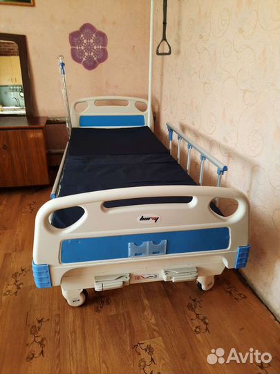 Медицинская кровать для лежачих больных