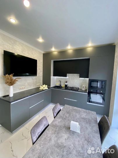 Кухня под потолок из мдф на заказ в Челябинске