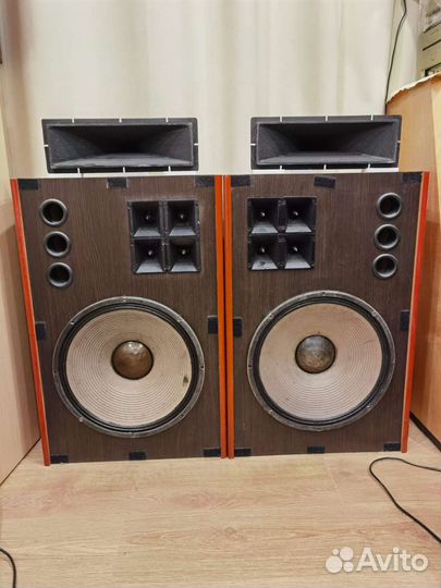 Колонки JBL