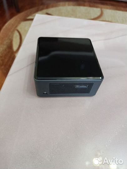 Мини пк Intel NUC8i7BEH