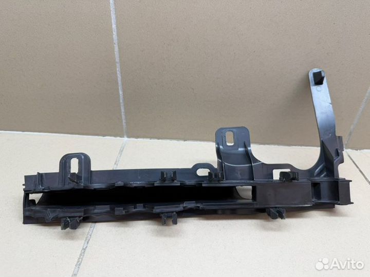 Уплотнитель капота левый Mercedes-Benz E W213 2.0