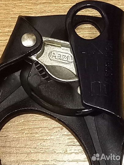 Petzl жумар левый