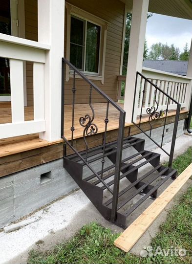 Изготовление лестниц под ключ