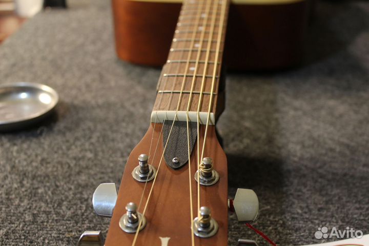 Art & Lutherie Wild Cherry гитара, Канада