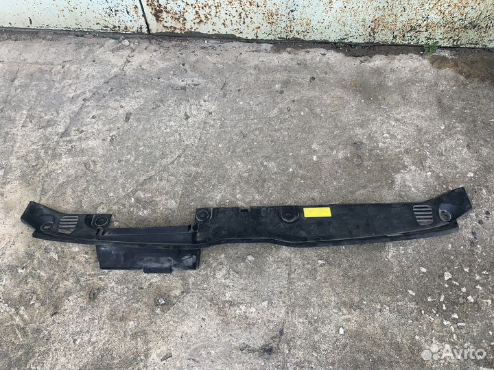 Subaru XV накладка замка капота