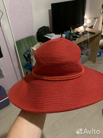 Шляпа летняя красная