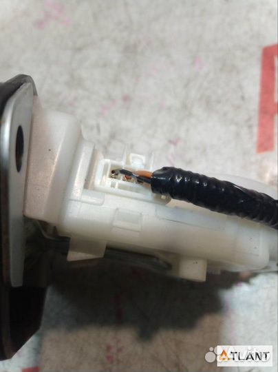 Замок 5-й двери nissan note