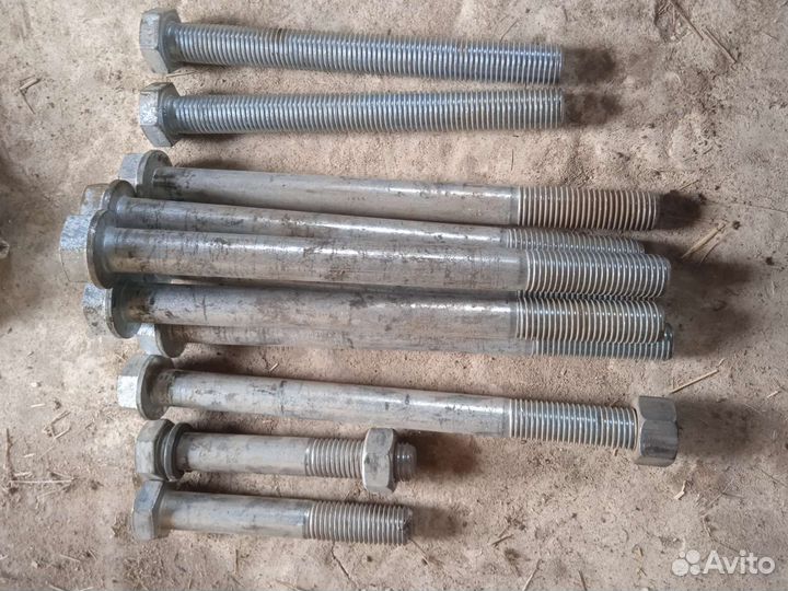 Болт на плуг