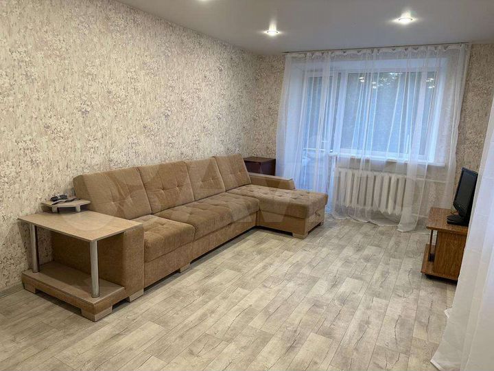 2-к. квартира, 43 м², 3/5 эт.