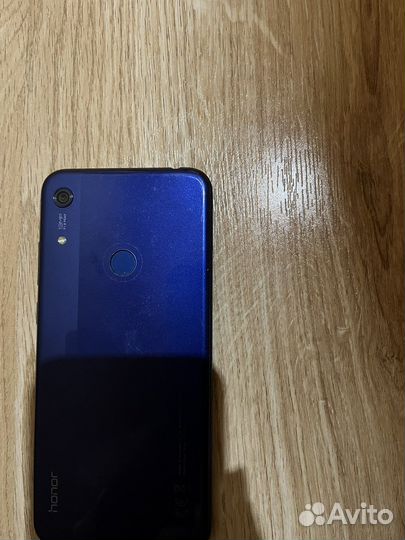 Телефон honor 8а