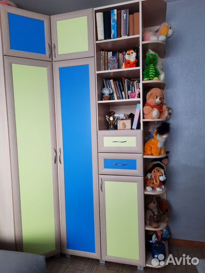 Угловой шкаф