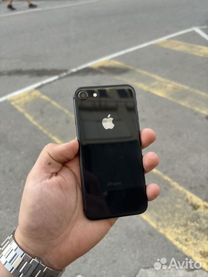 iPhone 8, 64 ГБ