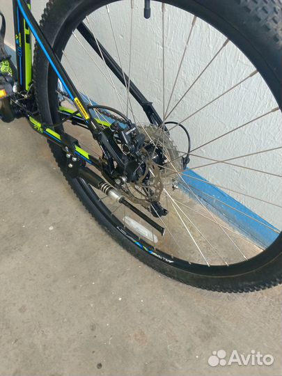 Велосипед GT Avalanche Sport 27.5